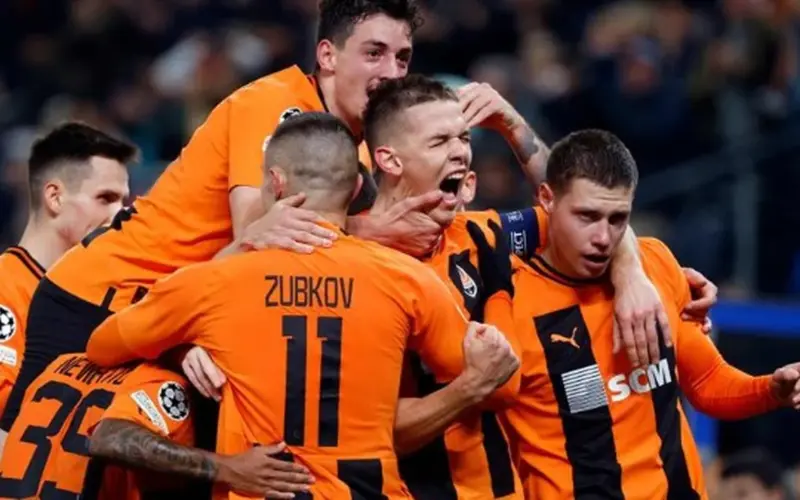 شاختار دونيتسك يصل إلى نصف نهائي دوري المؤتمر الأوروبي